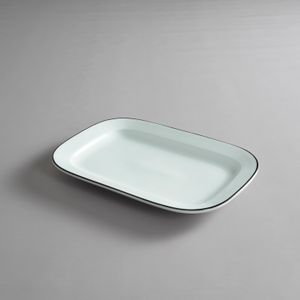 FUENTE RECTANGULAR ULTRA DE 32 CMS LINEA NEGRA