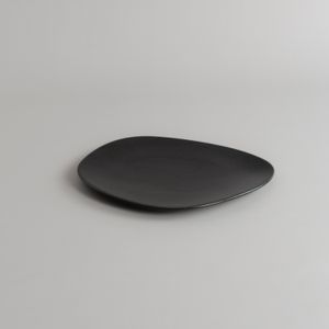Plato Irregular Karbon 21 cm