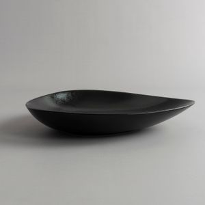 Plato Hondo Irregular Karbon 28 cm