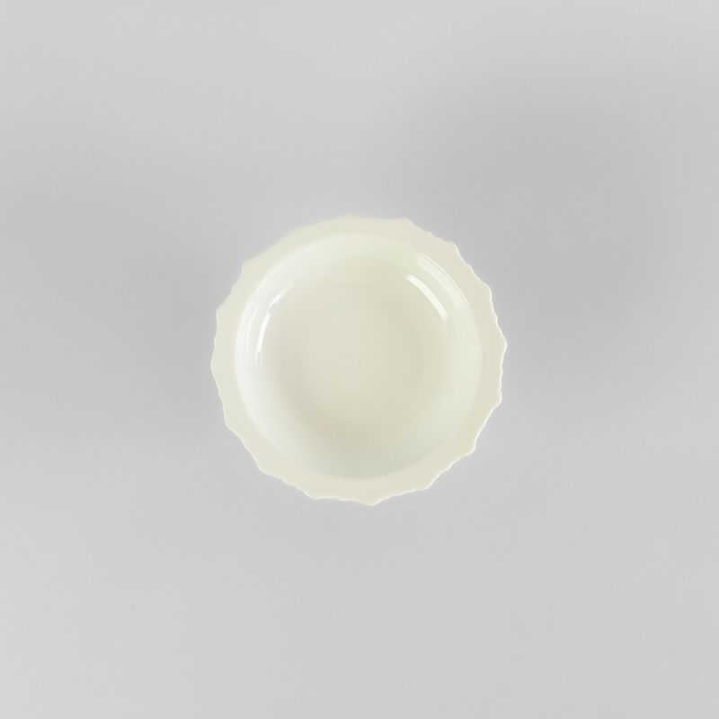 Plato-presentacion-con-base-16cm